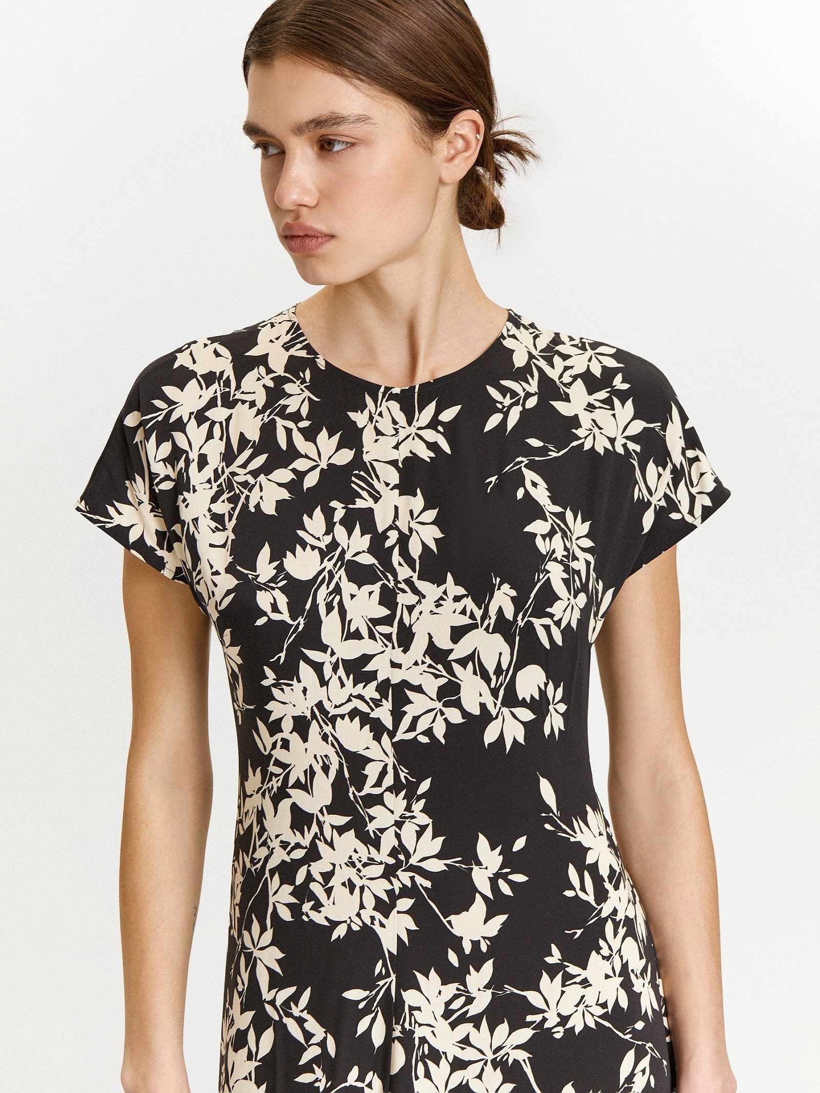 Платье приталенное с принтом