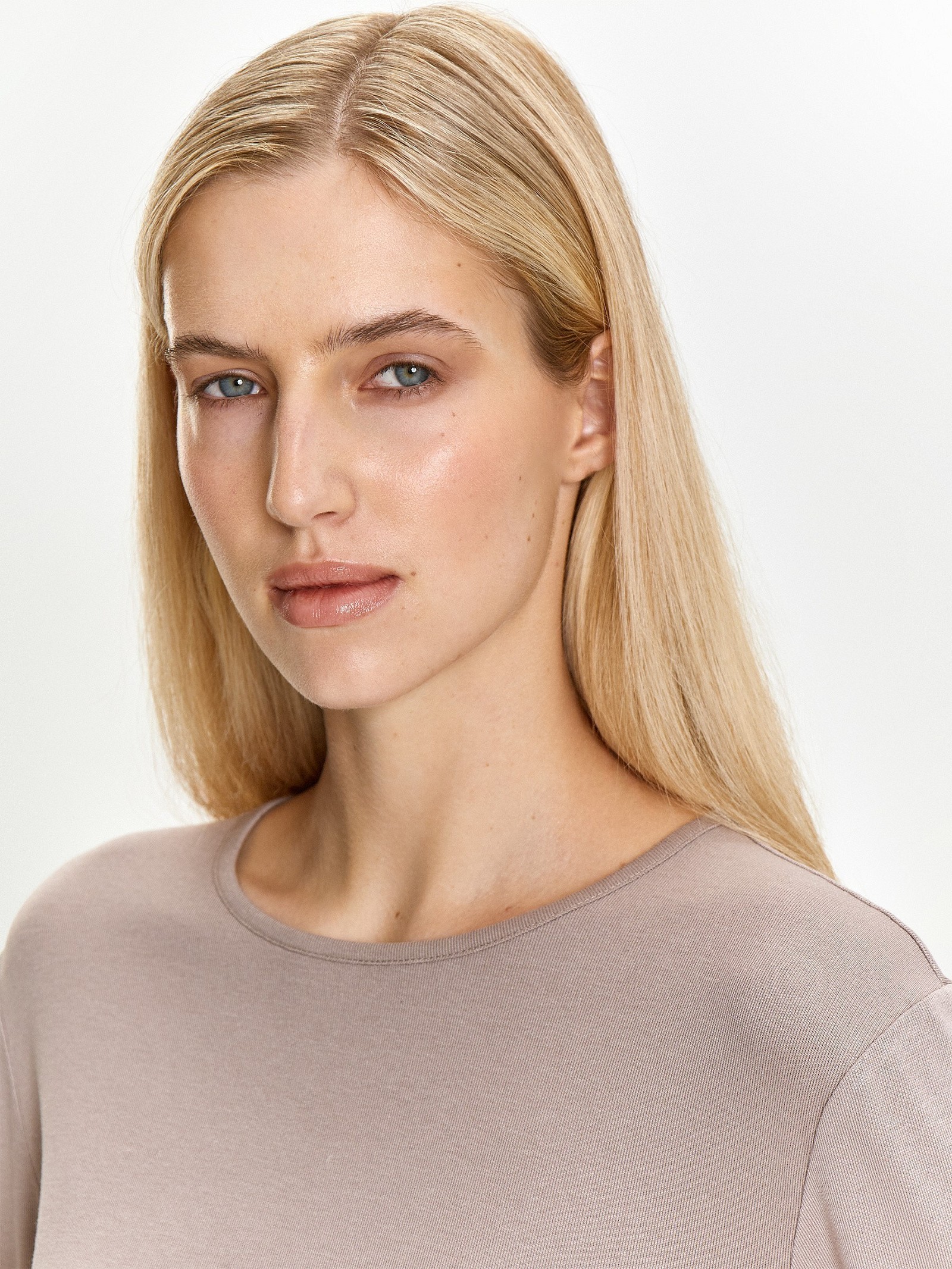 Лонгслив однотонный из вискозы