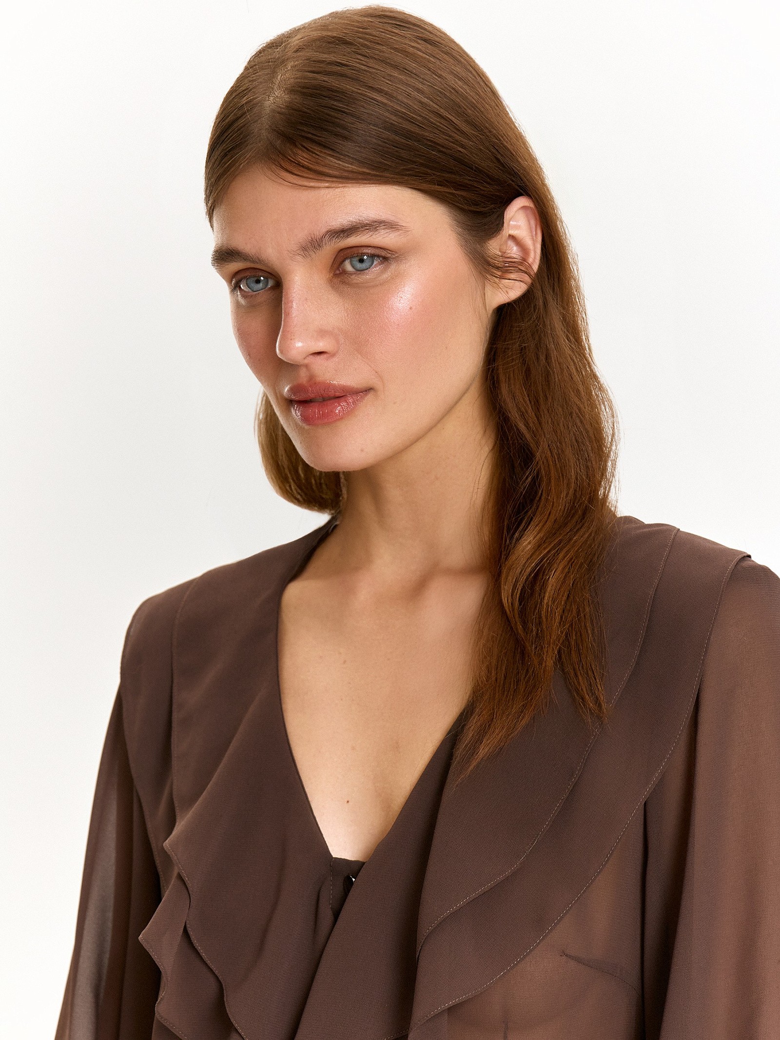 Платье приталенного силуэта