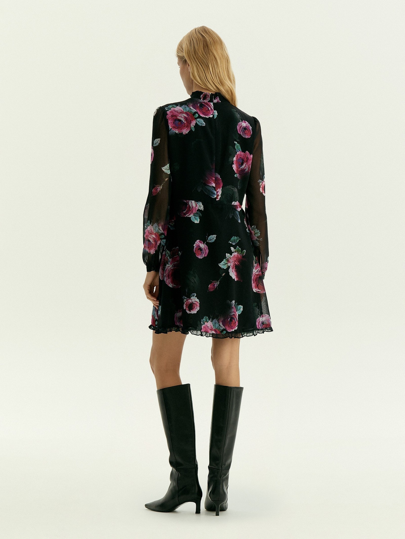 Платье мини из шифона с цветочным принтом