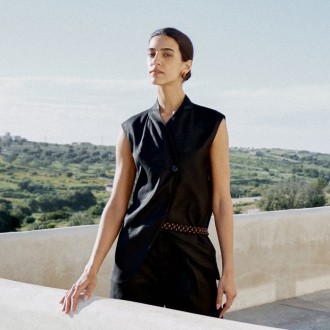 Классическая деловая женская одежда как база для магазинов