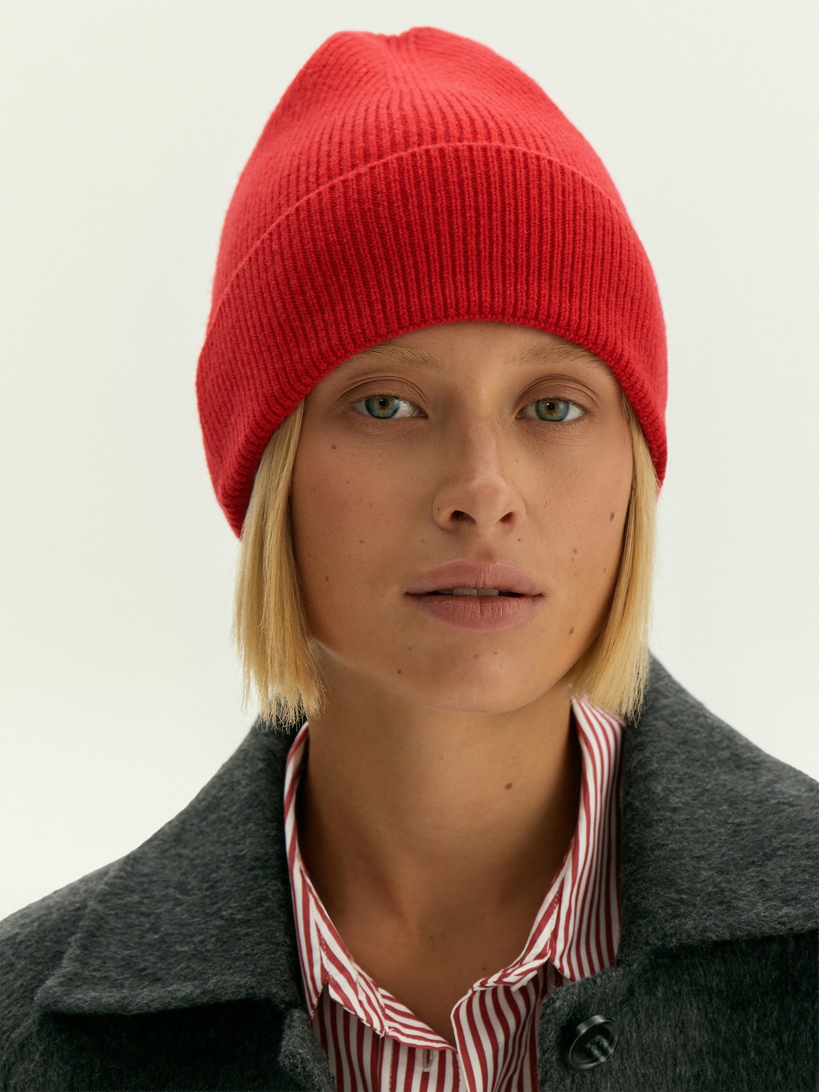 Шапка из шерсти и кашемира