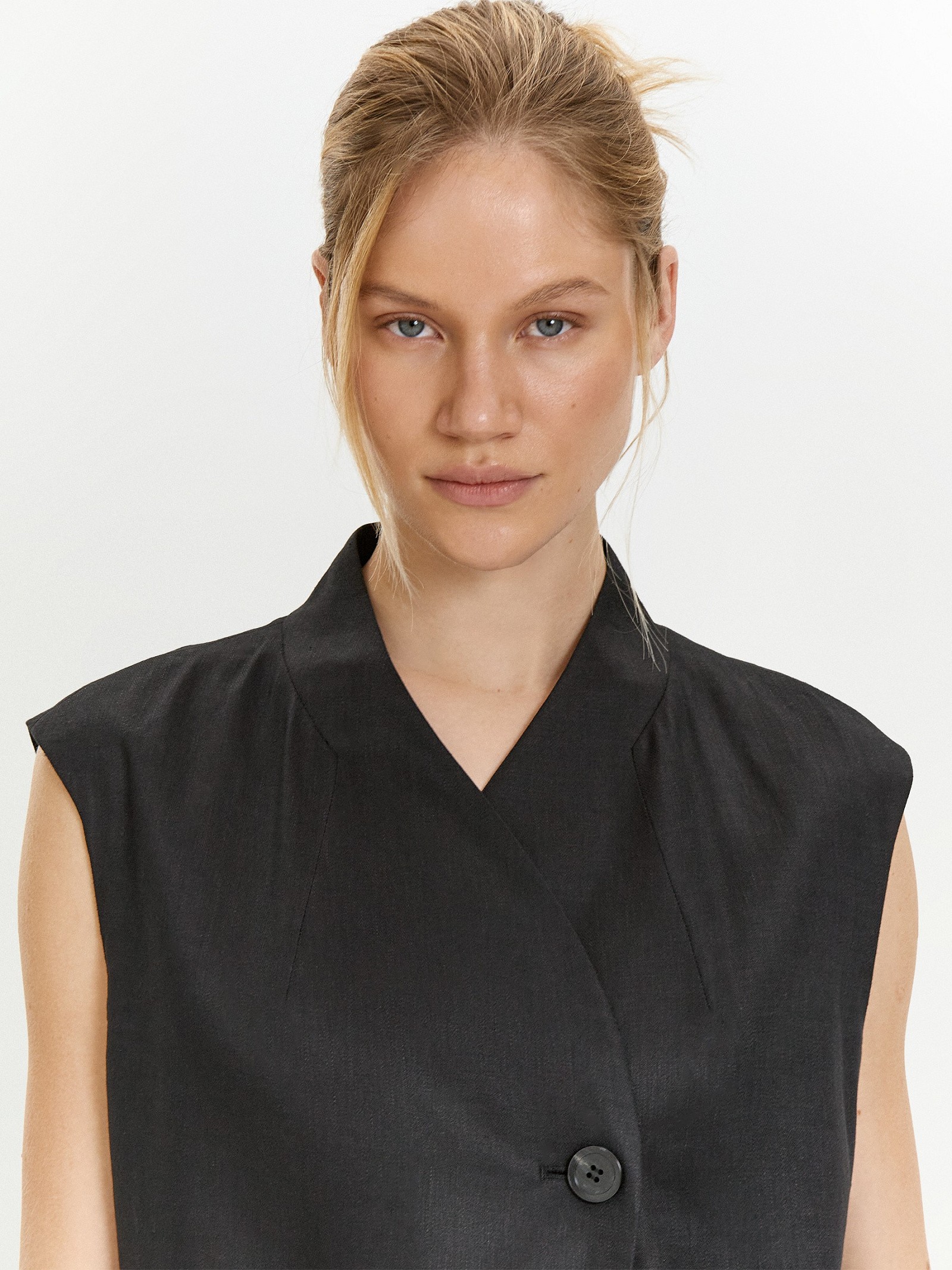 Жилет прямого кроя