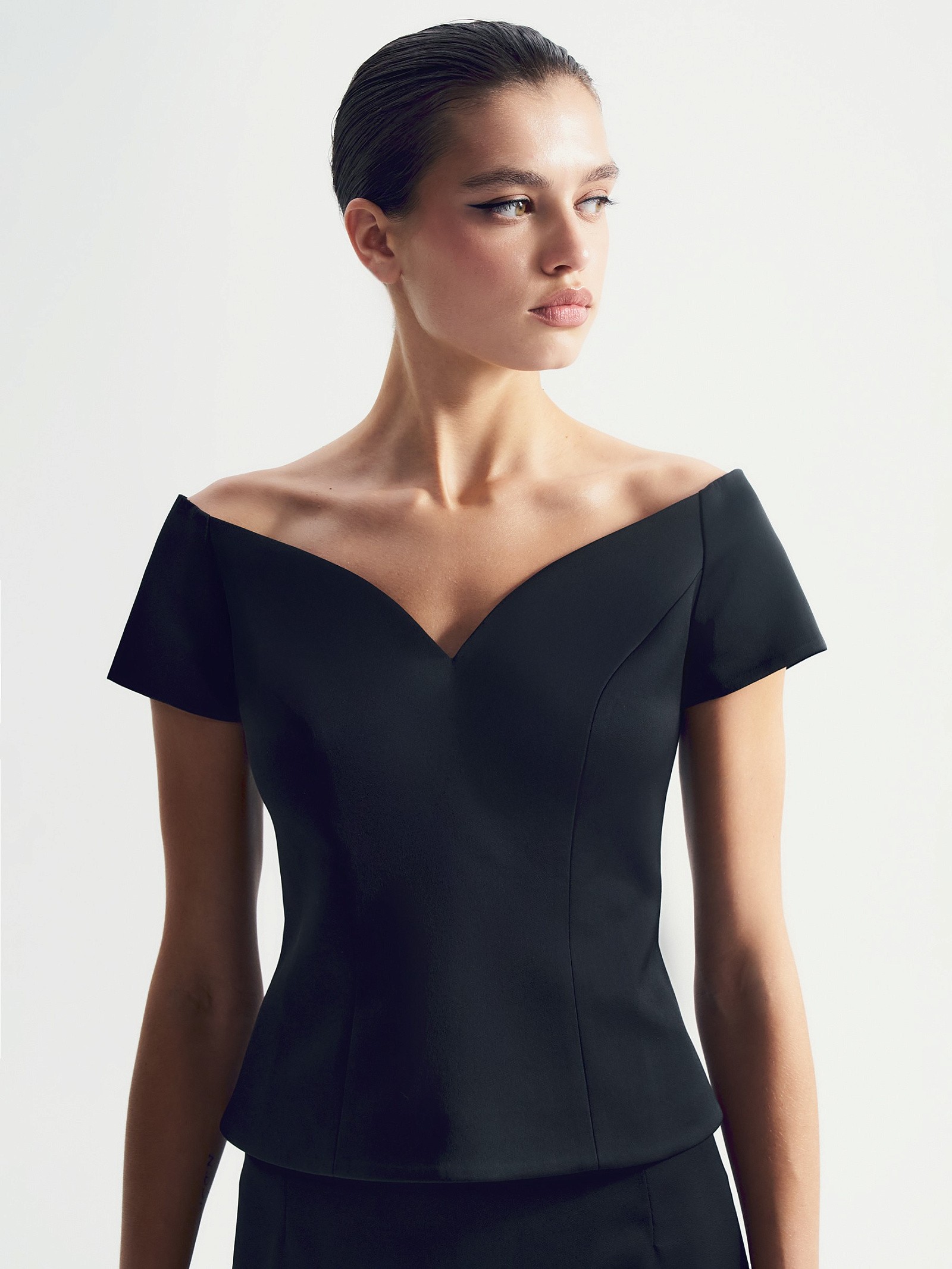 Однотонный топ