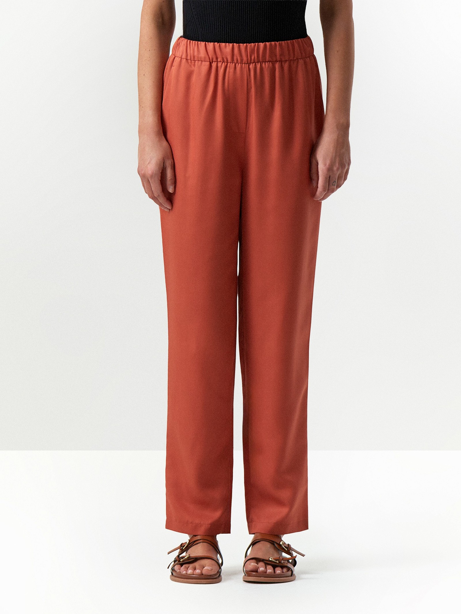 Брюки зауженного кроя из 100% тенсела