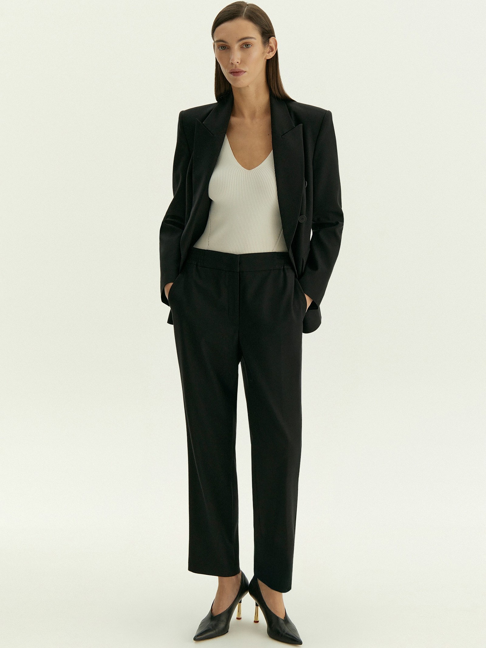 Брюки зауженного кроя из костюмной шерсти