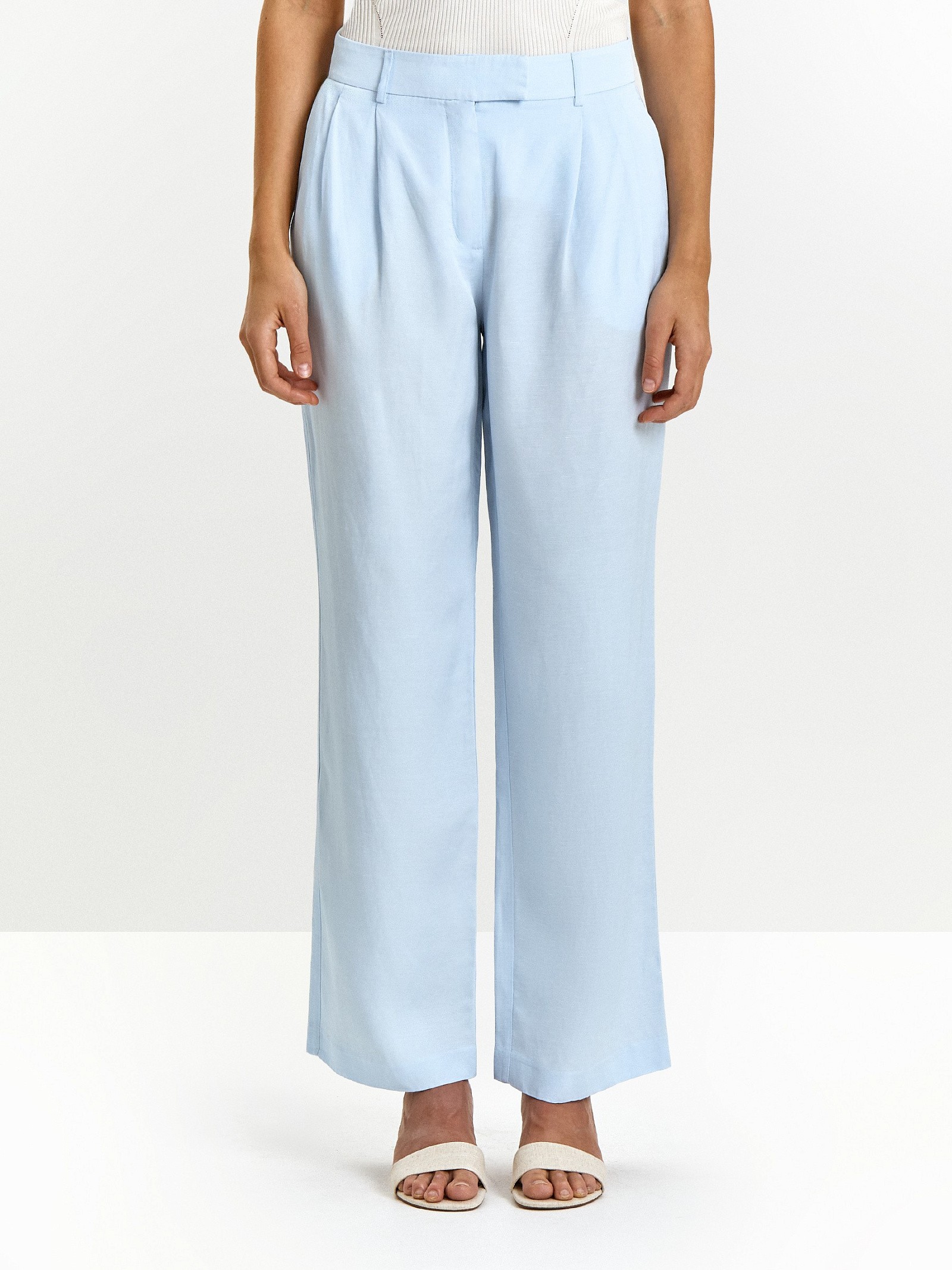 Брюки широкого кроя с защипами с добавлением льна