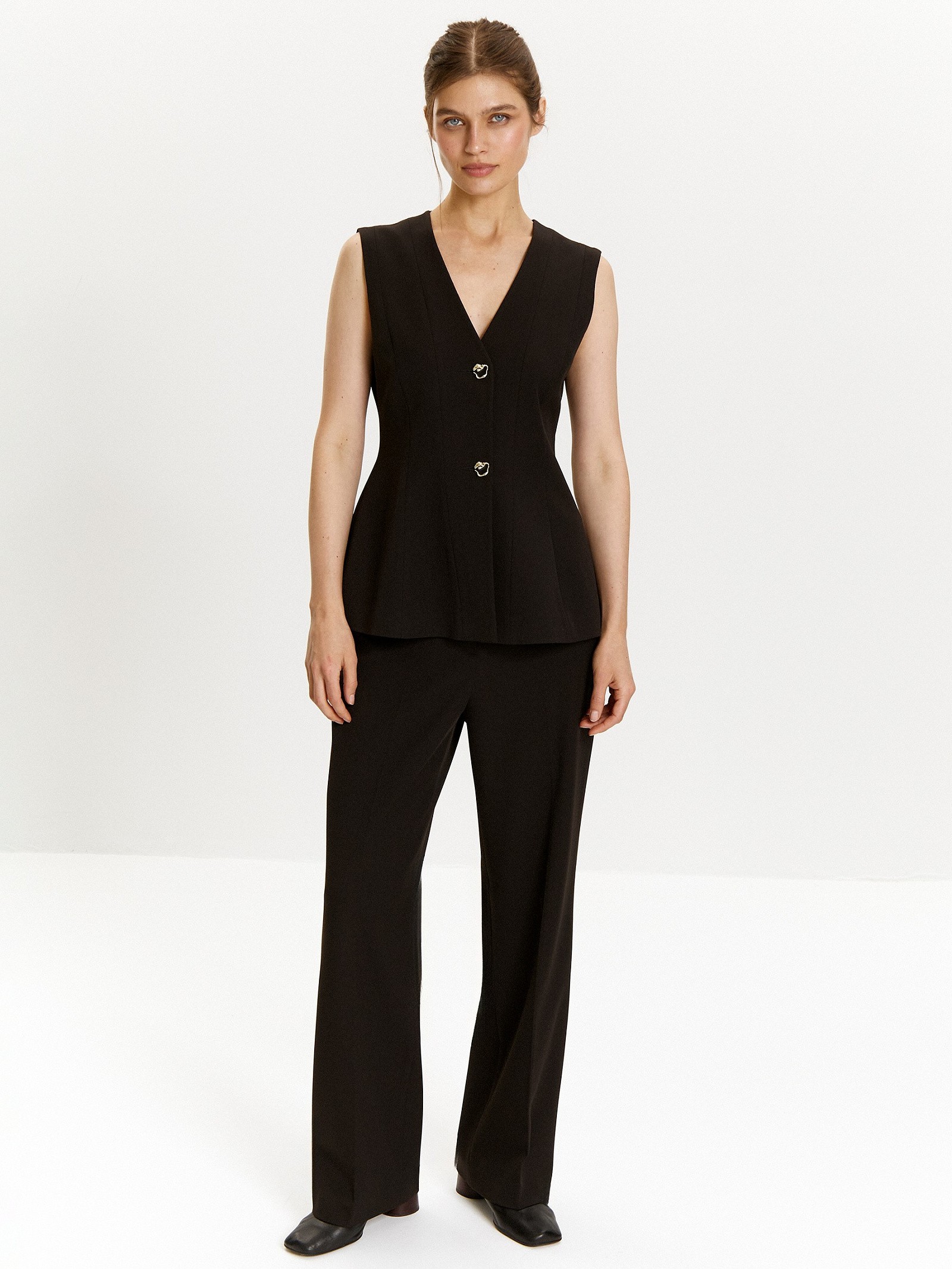 Брюки прямого кроя однотонные