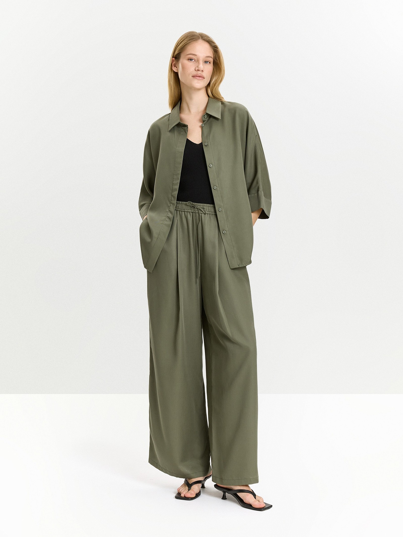 Брюки из 100% тенсела на резинке