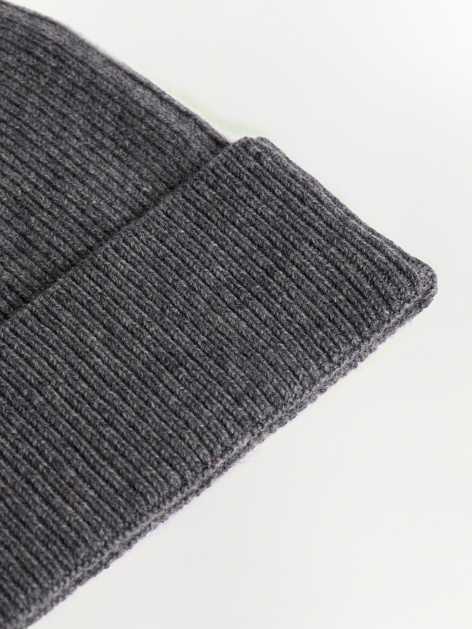 Шапка из шерсти и кашемира