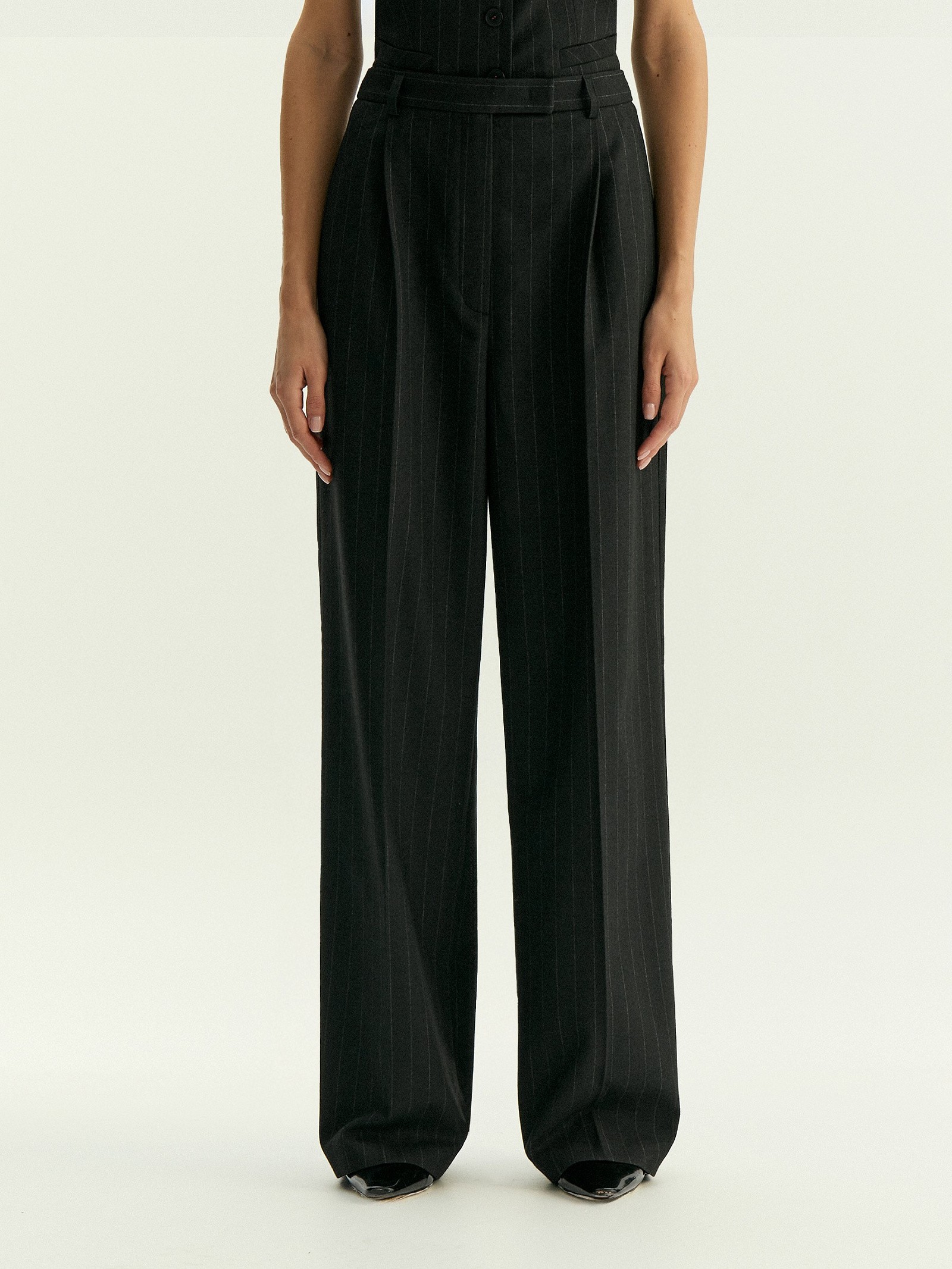 Брюки широкого кроя