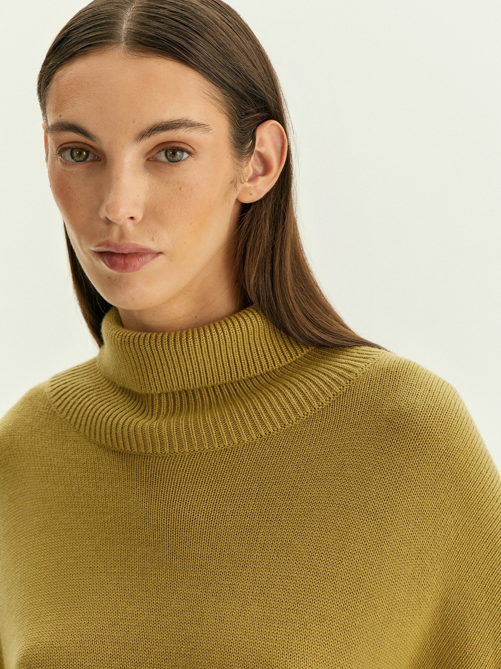 Свитер с высоким воротником из смесовой шерсти