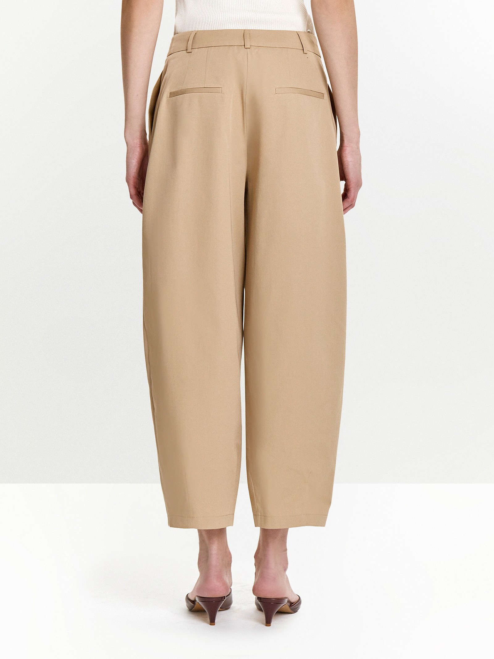 Брюки зауженного кроя