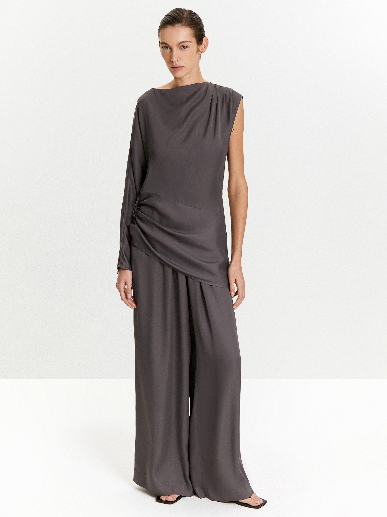 Брюки широкого кроя