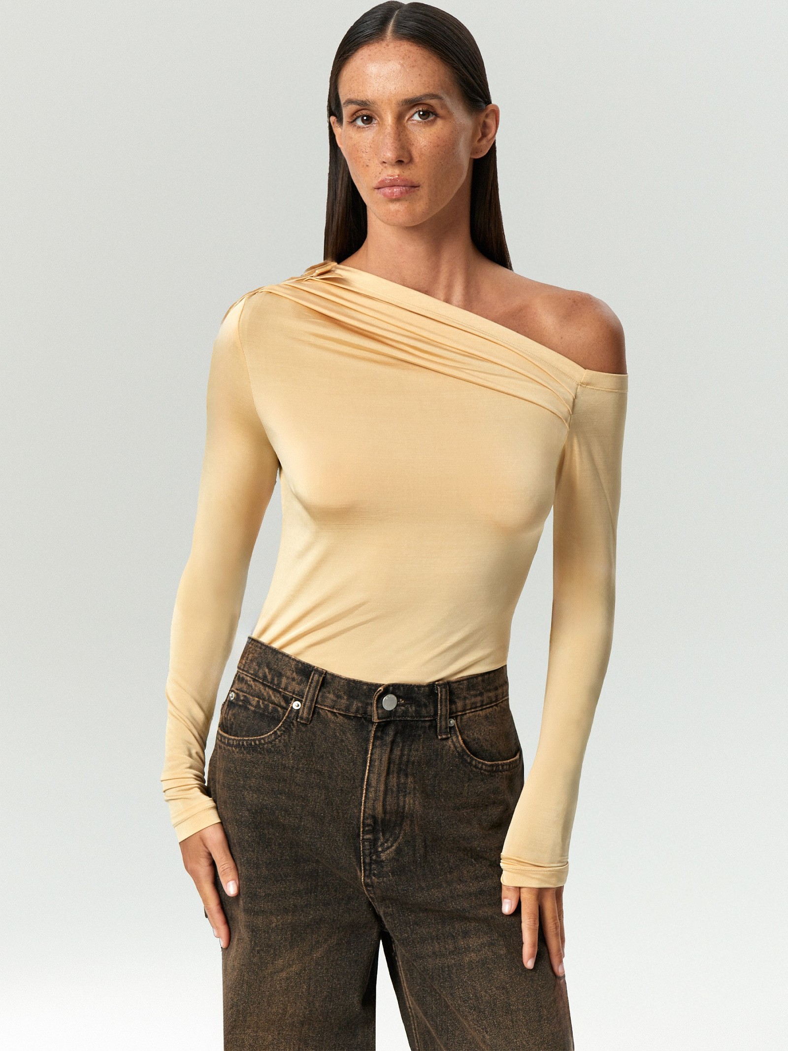 Лонгслив с ассиметрией