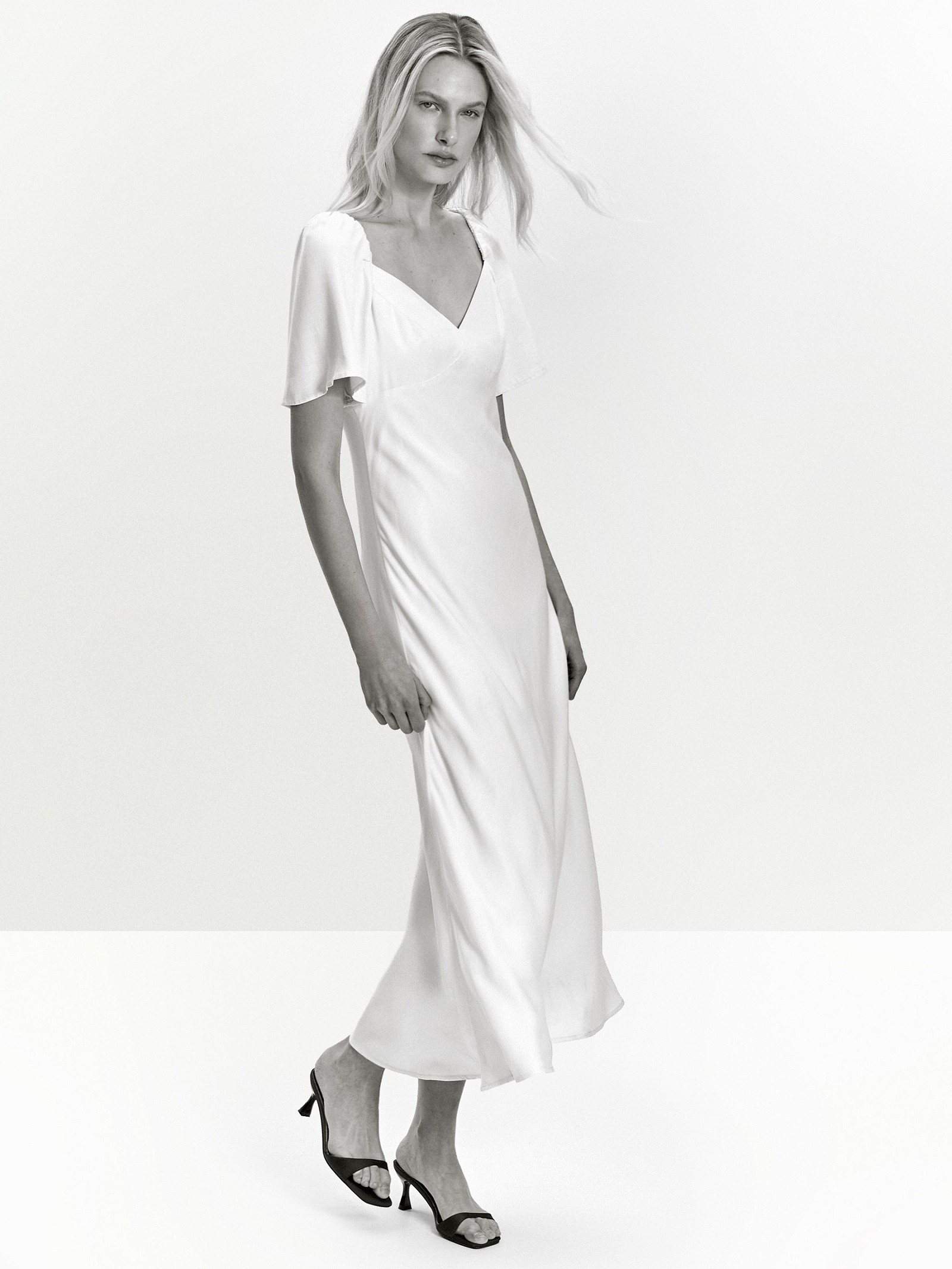 Платье приталенное