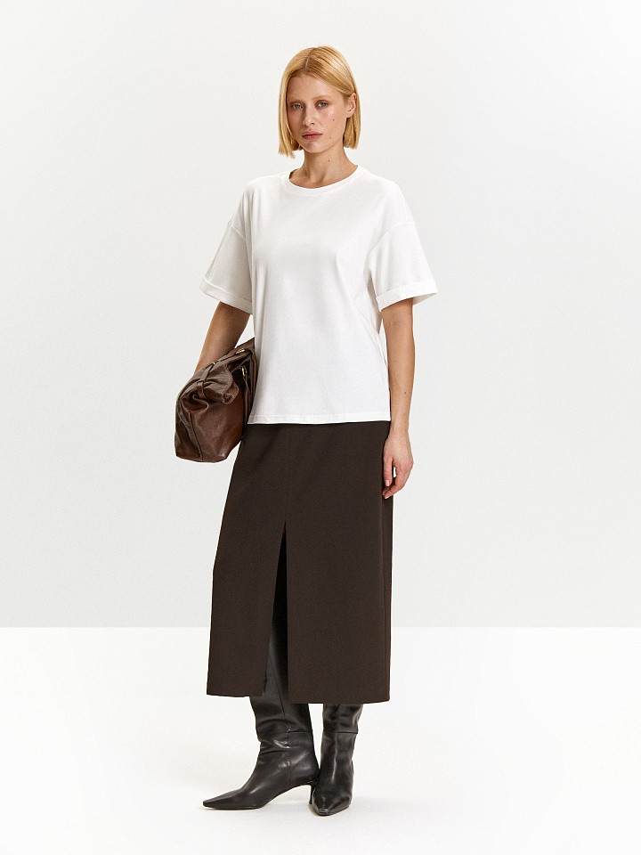 Трикотажная футболка со спущенным плечом