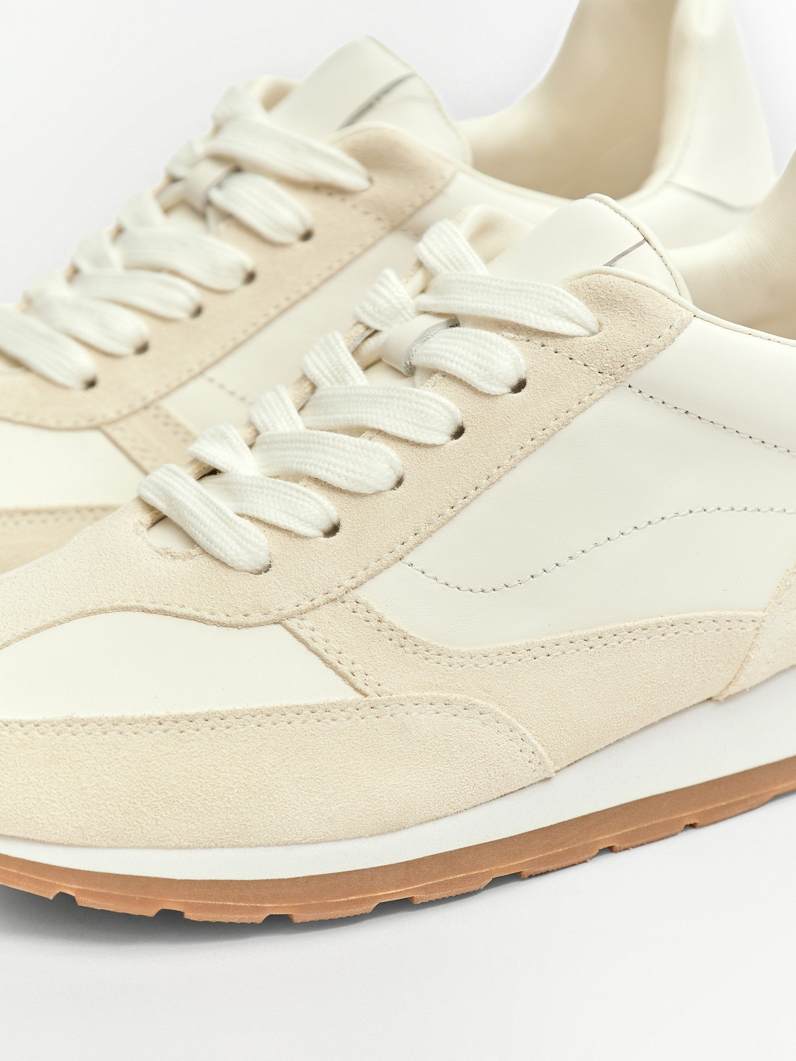 Кроссовки из натуральной кожи