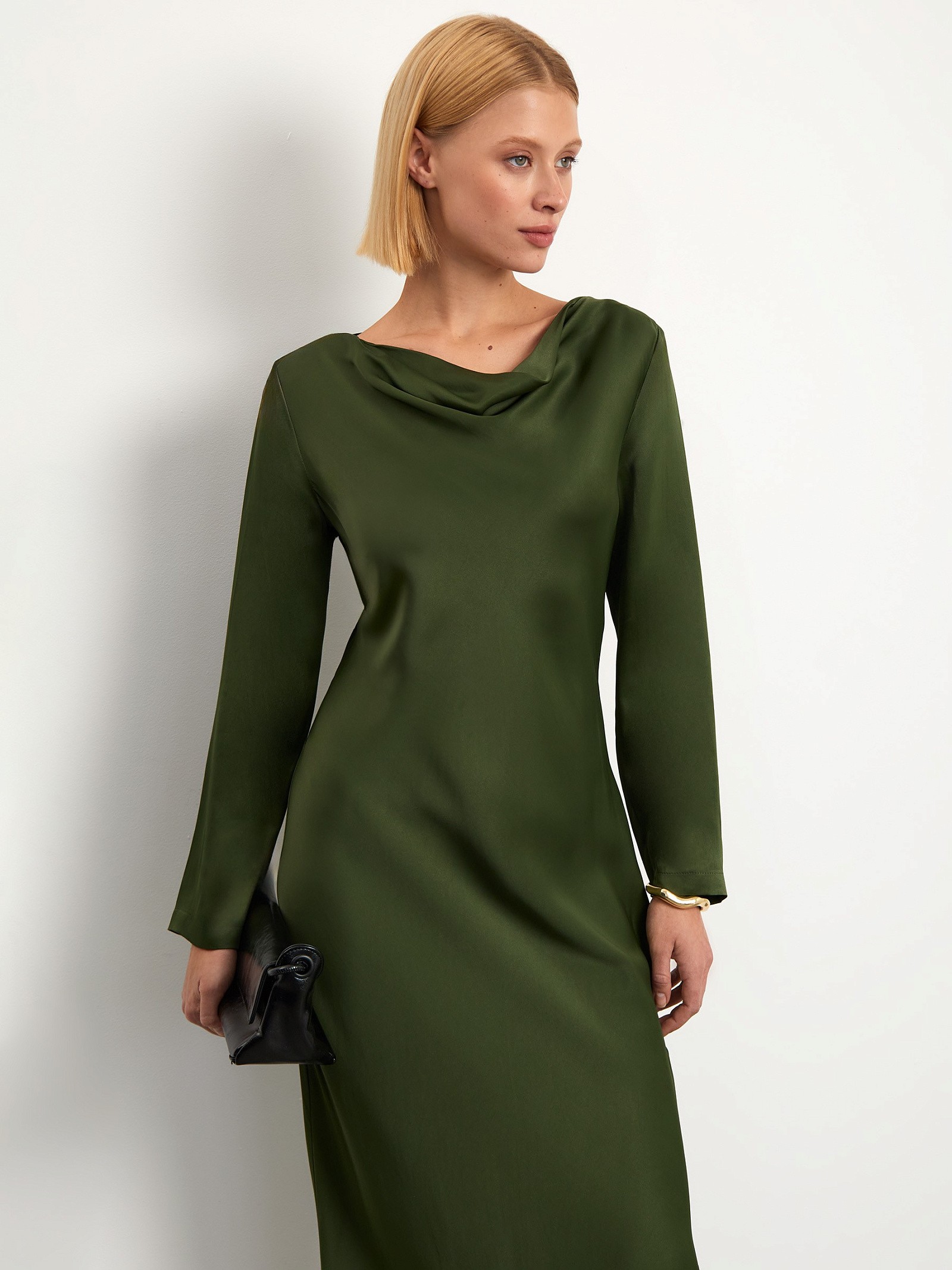 Платье макси приталенного кроя