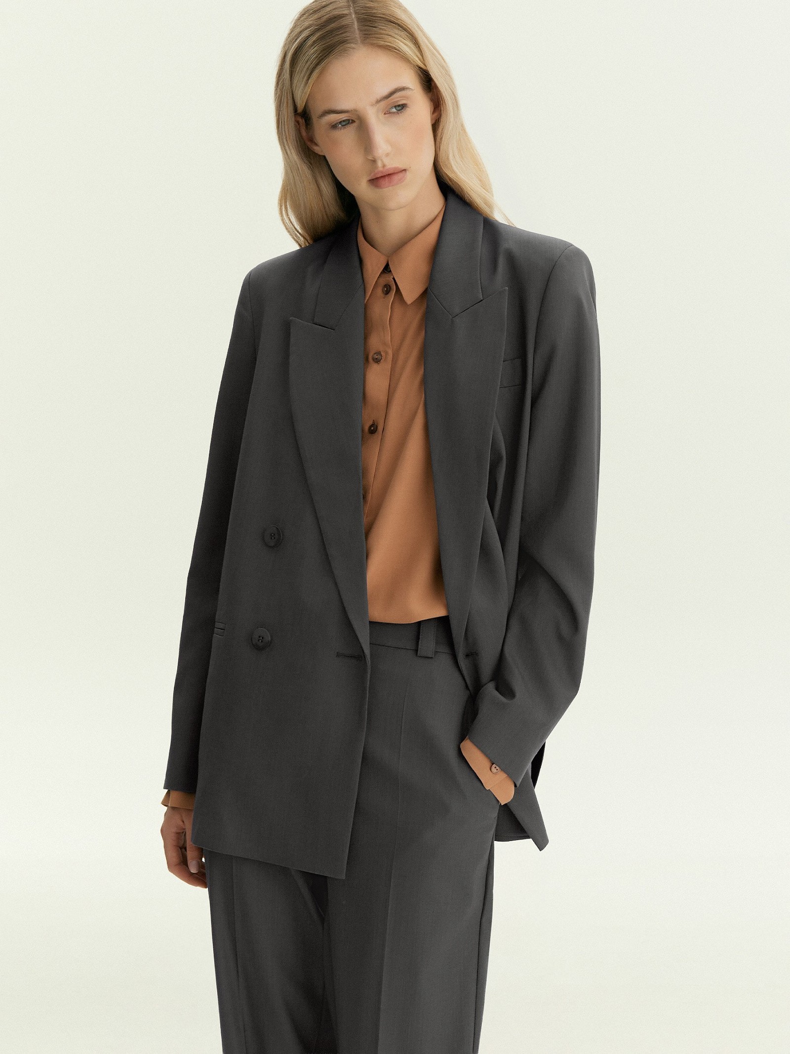 Двубортный жакет из костюмной шерсти
