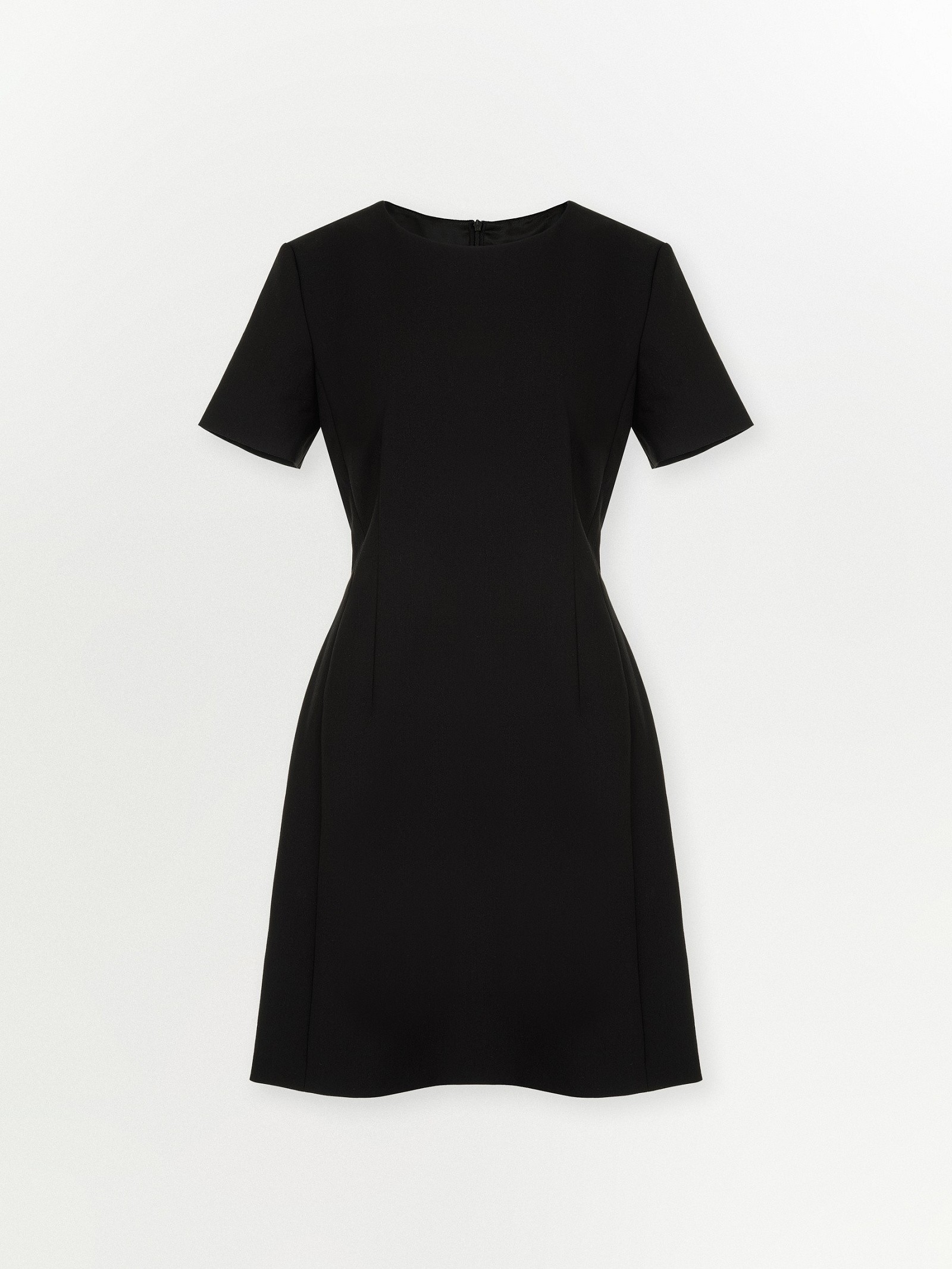 Платье приталенного силуэта