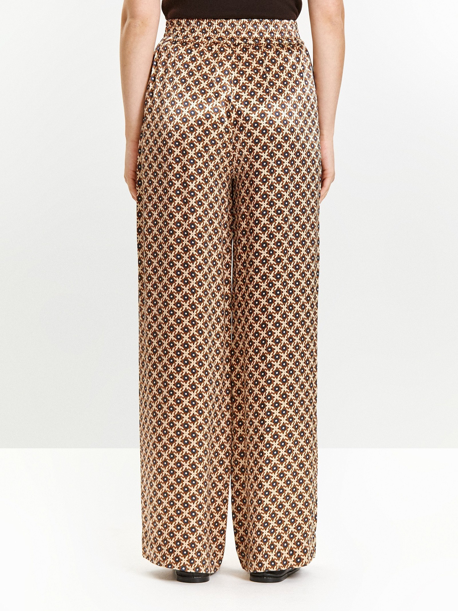 Брюки на резинке широкого кроя из вискозного сатина