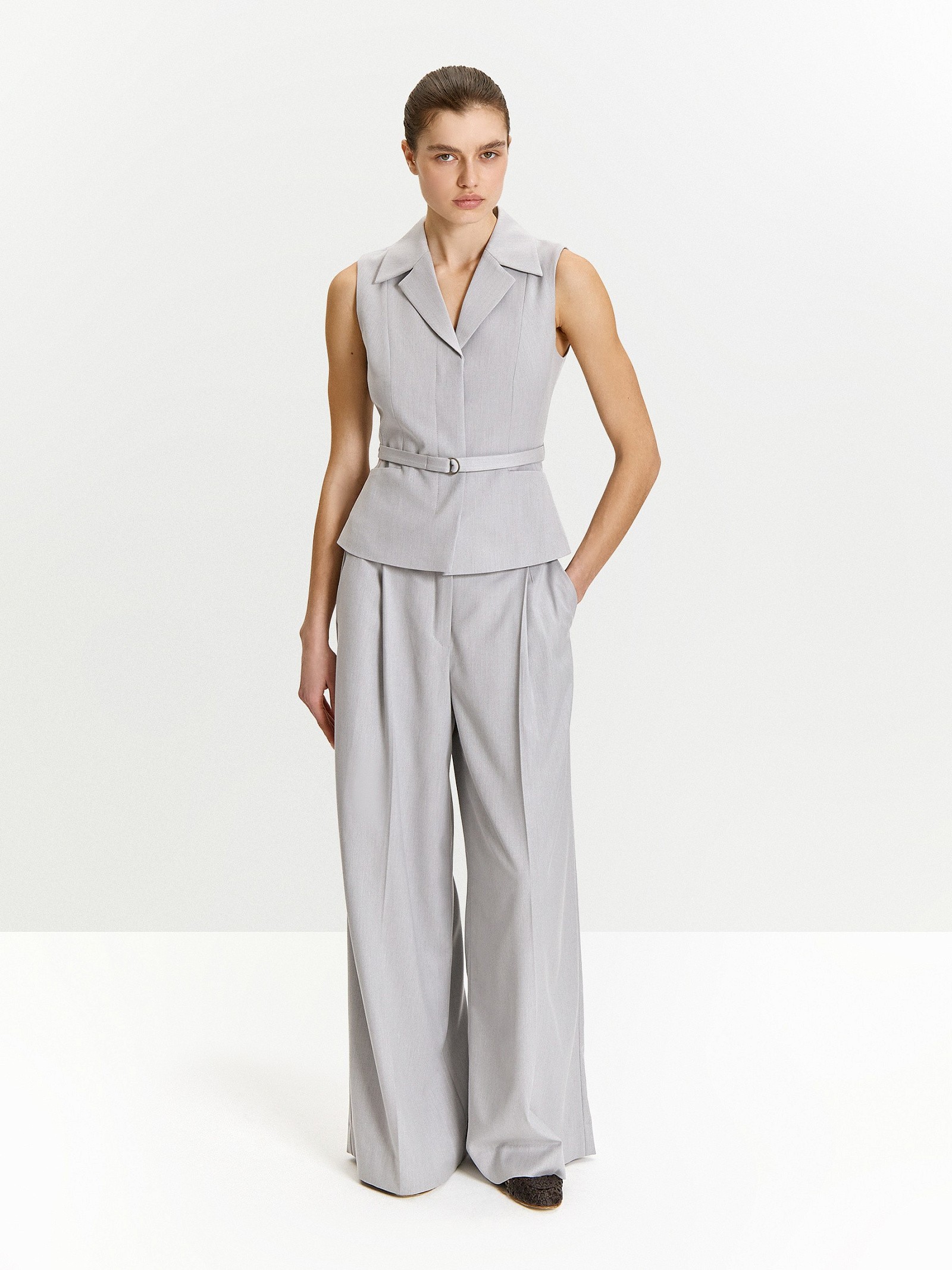 Жилет с поясом