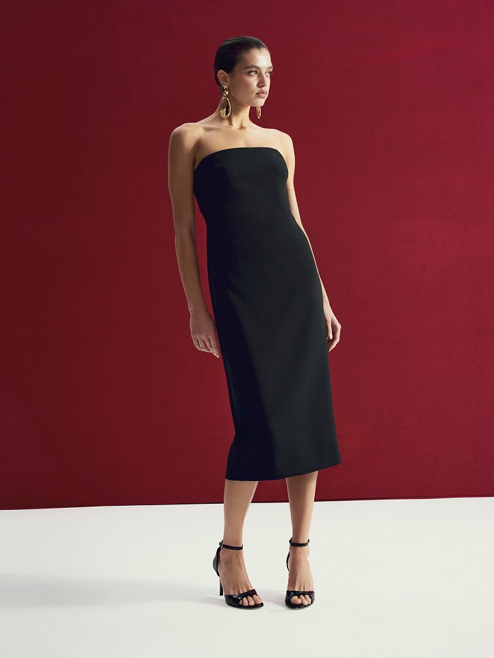 Платье без рукавов