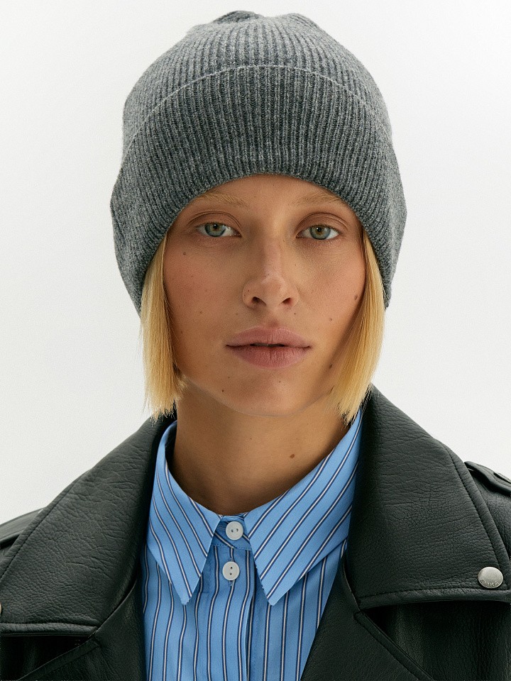 Шапка из шерсти и кашемира