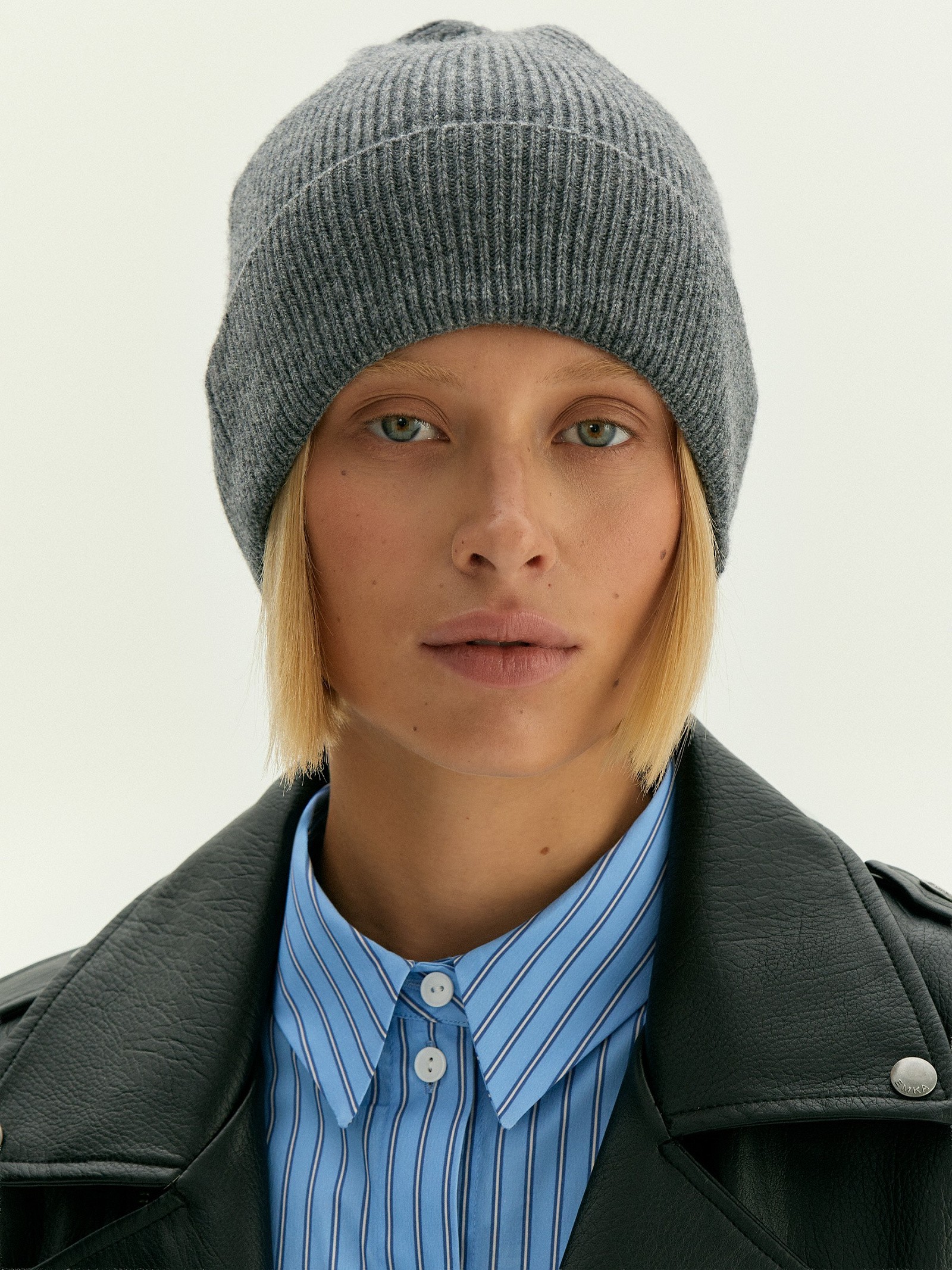 Шапка из шерсти и кашемира