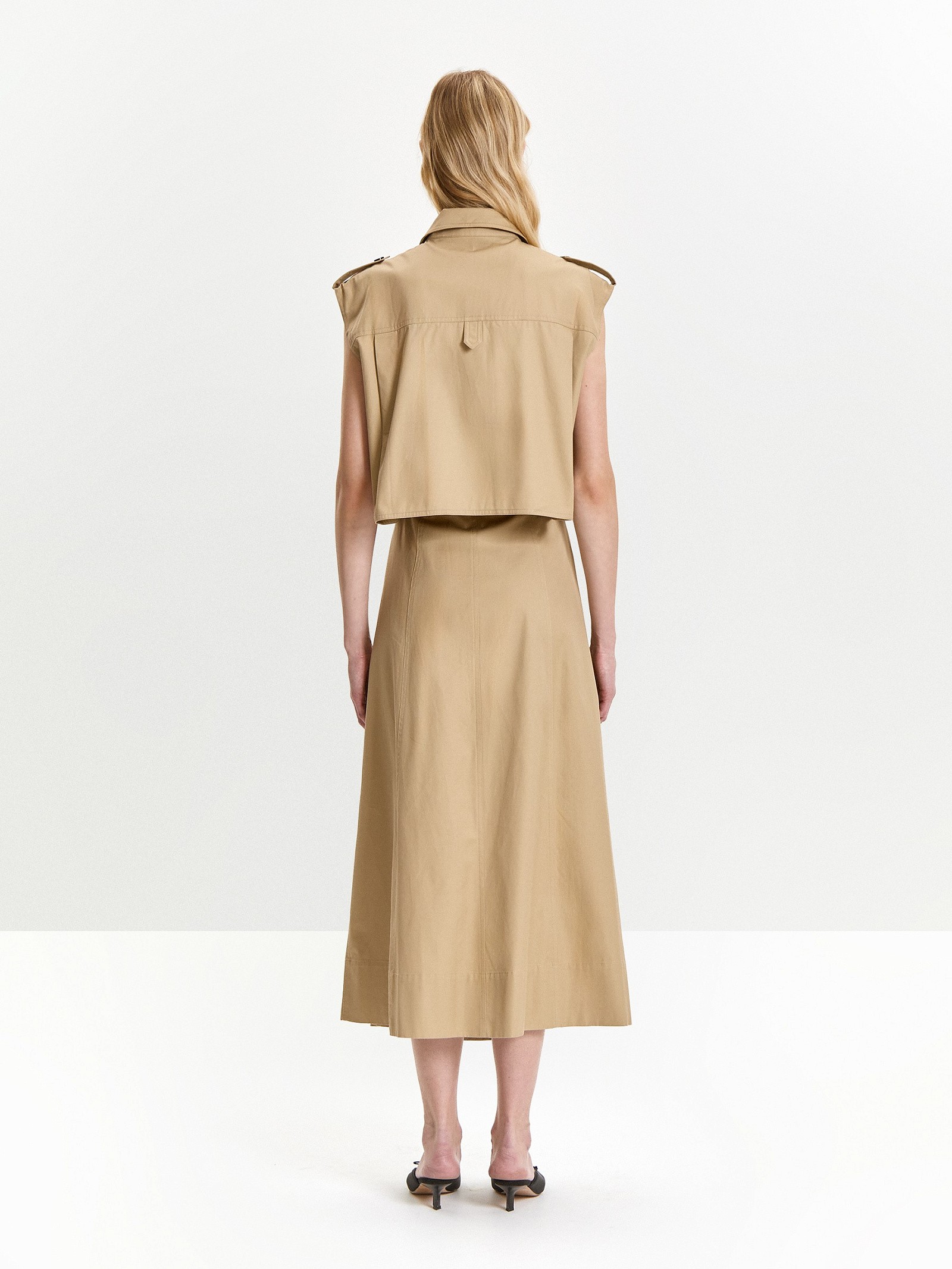 Жилет без рукавов