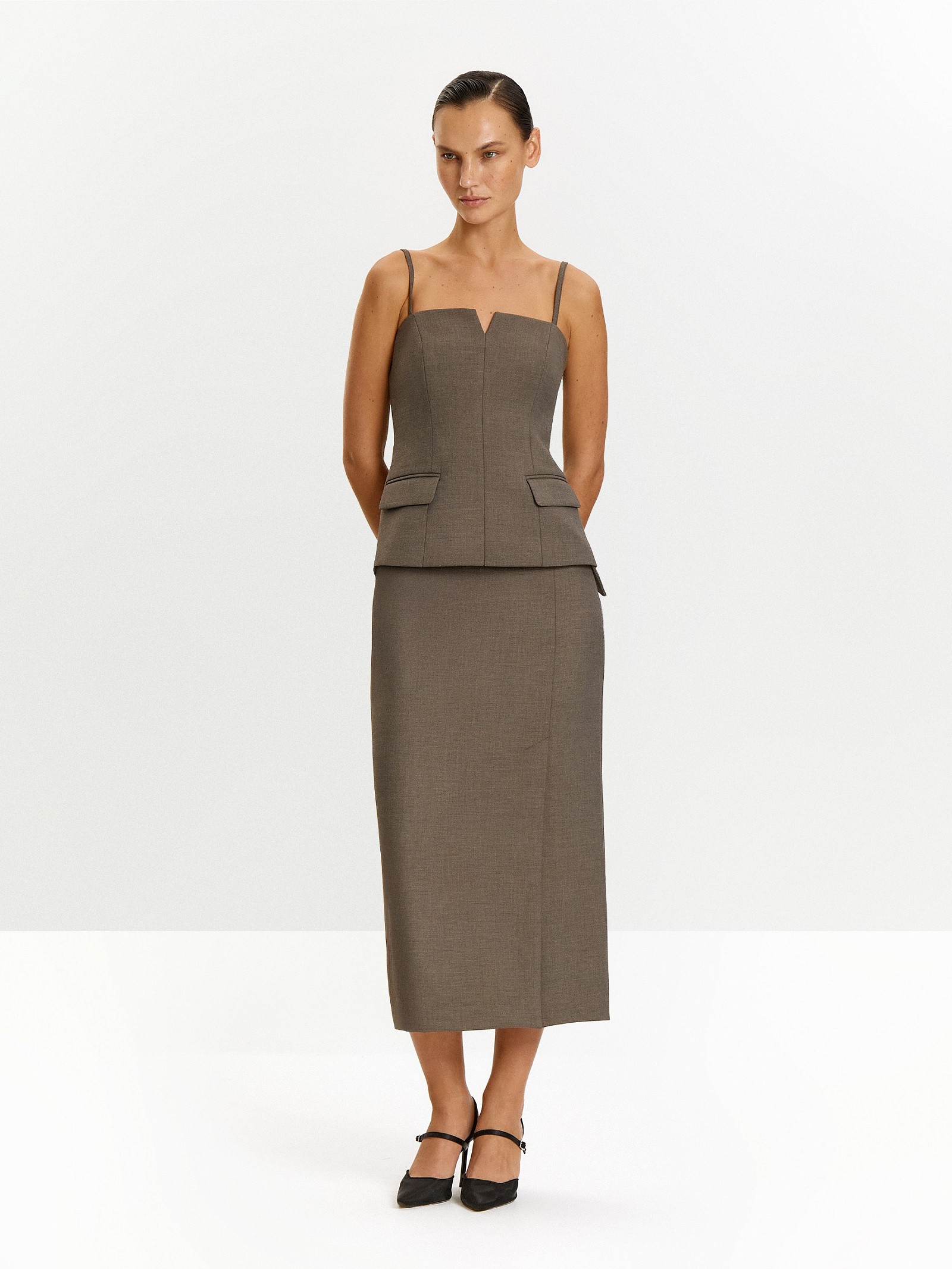 Топ на бретелях