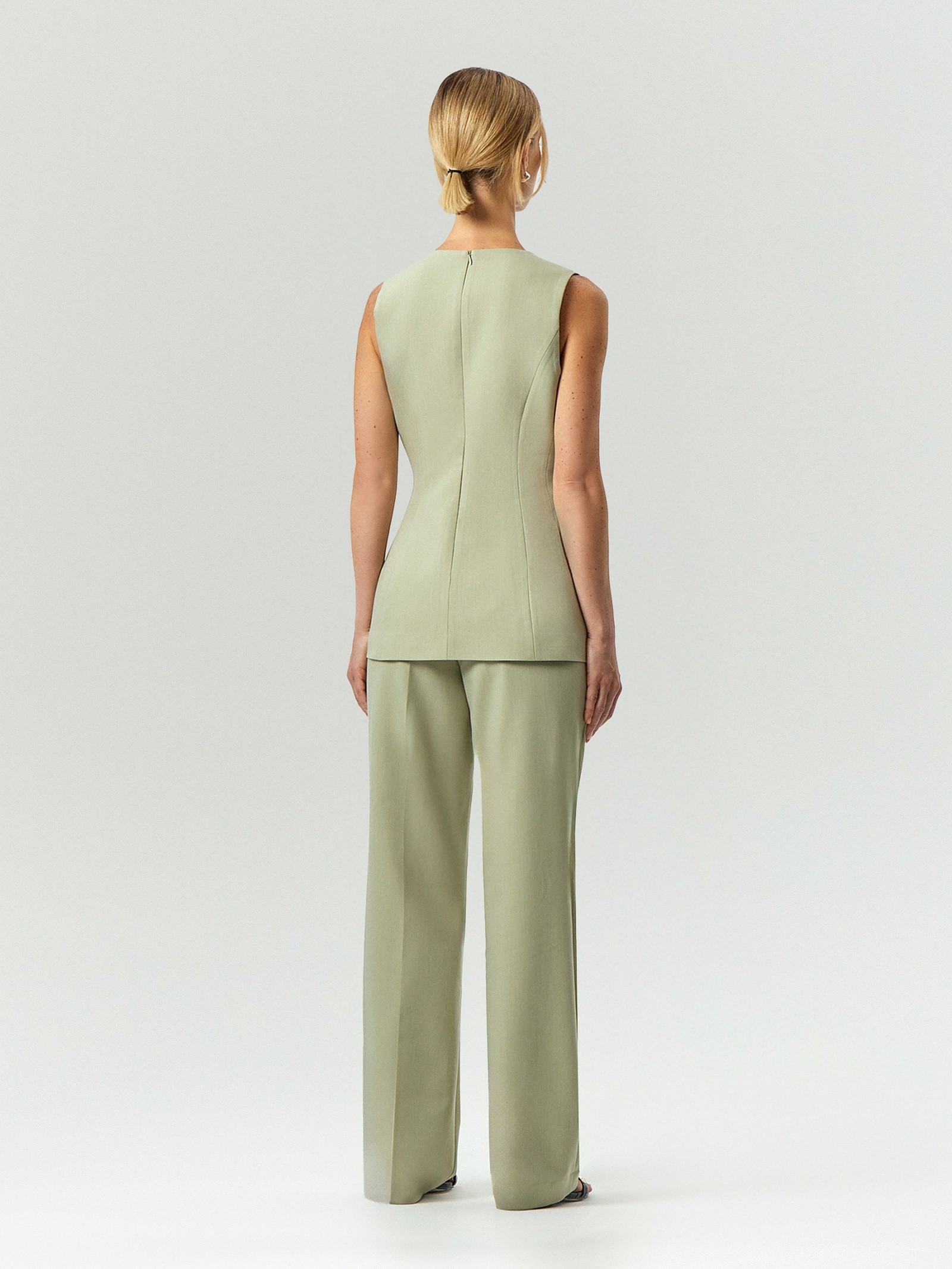 Костюмный топ приталенного кроя