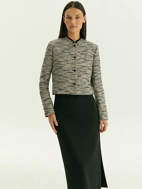 Жеке модель Троянка аққұба Жеке модель Троянка аққұба